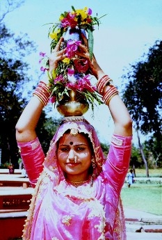 The pots contain cooked delicacies