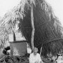 The most primitive form of a prayer hut: a sunshade built across the altar.